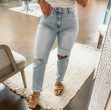 Load image into Gallery viewer, GF Crop Jeans